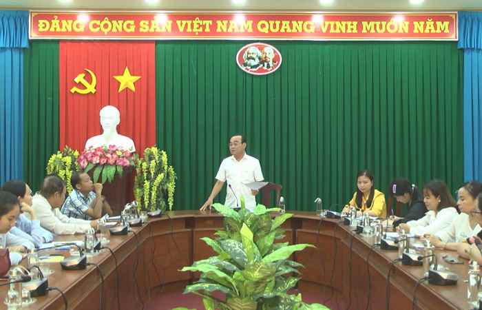 Mỹ Xuyên nhận phụng dưỡng 27 mẹ Việt Nam anh hùng
