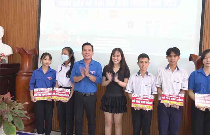 Trần Đề: Ngày hội “Thanh niên với văn hoá giao thông”  