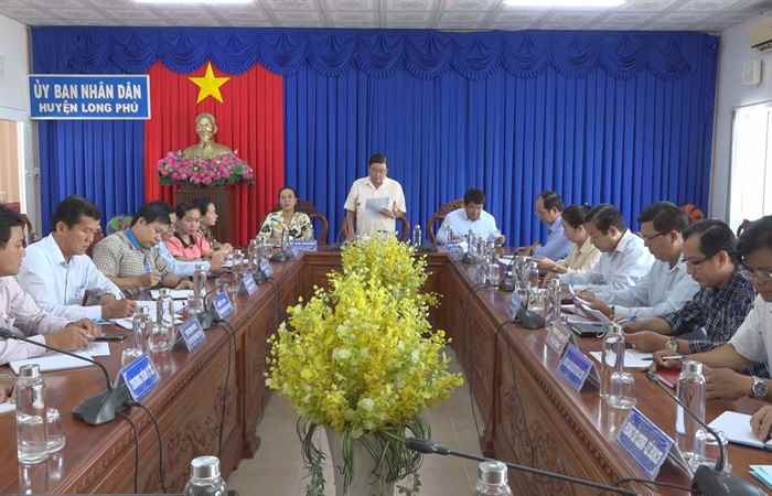 Họp tổ đại biểu HĐND tỉnh đơn vị huyện Long Phú