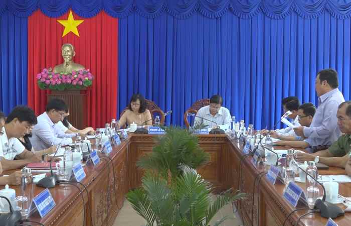 Tổ Đại biểu HĐND tỉnh (đơn vị huyện Long Phú) đóng góp Văn kiện Kỳ họp giữa năm HĐND tỉnh Sóc Trăng 