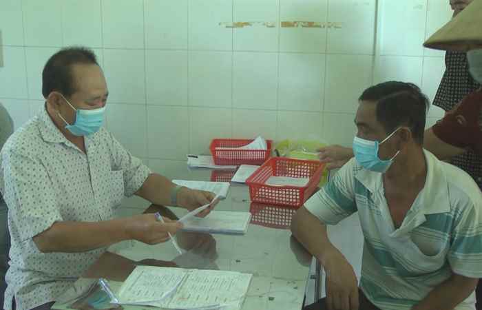 Mỹ Xuyên: Lãnh đạo Huyện uỷ kiểm tra công tác tiêm vaccine phòng COVID-19