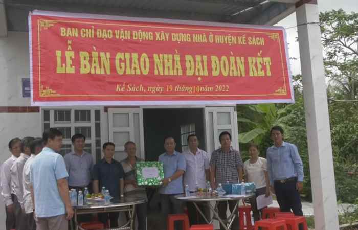 Kế Sách bàn giao nhà ở cho hộ nghèo