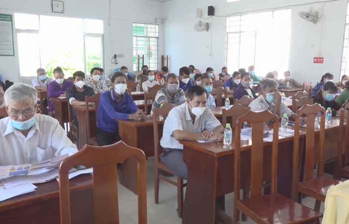 Ngã Năm tuyên truyền chính sách BHXH tự nguyện và BHYT hộ gia đình