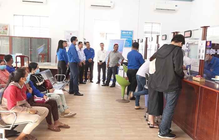TX. Vĩnh Châu: Chi đoàn Văn phòng HDND - UBND ra mắt công trình ứng dụng QR CODE