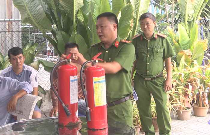 Mỹ Xuyên: Công an huyện ra mắt mô hình “Điểm chữa cháy công cộng”  