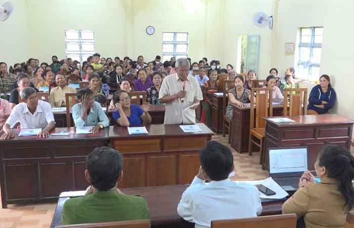 Huyện Mỹ Xuyên tuyên truyền cao điểm 90 ngày đêm hướng dẫn đăng ký, kích hoạt tài khoản định danh điện tử