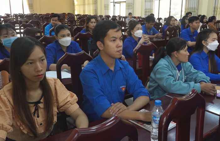 Mỹ Tú bồi dưỡng Chuyên đề “Chủ nghĩa yêu nước Việt Nam” cho cán bộ đoàn