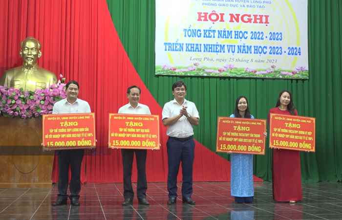  Long Phú tổng kết năm học 2022-2023