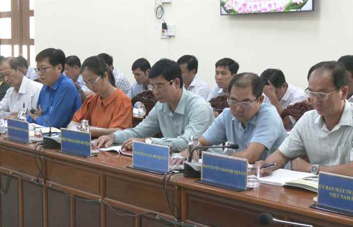 Cù Lao Dung: Sơ kết 3 năm thực hiện Chương trình mục tiêu Quốc gia xây dựng Nông thôn mới