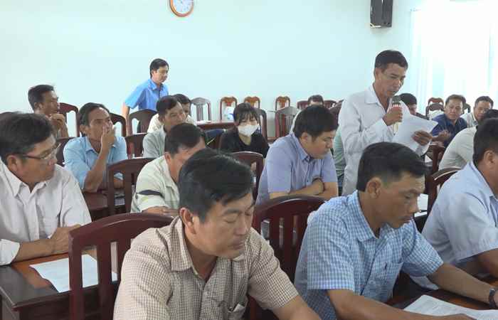 Huyện uỷ, UIBND huyện Long Phú đối thoại với Hội viên Nông dân