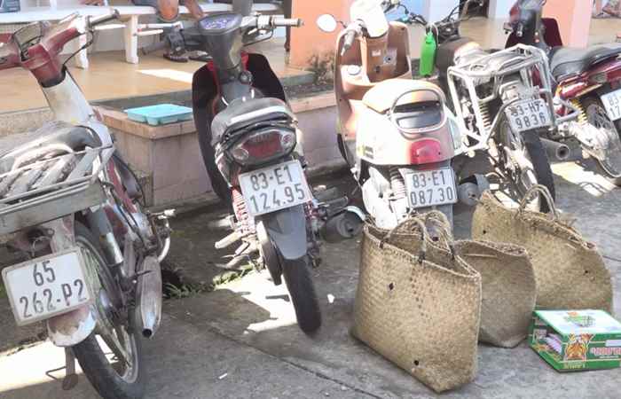 Công an thị xã Ngã năm bắt vụ đá gà ăn tiền
