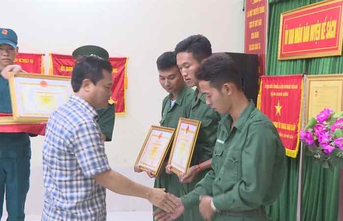 Kế Sách đón nhận 121 quân nhân xuất ngũ về địa phương
