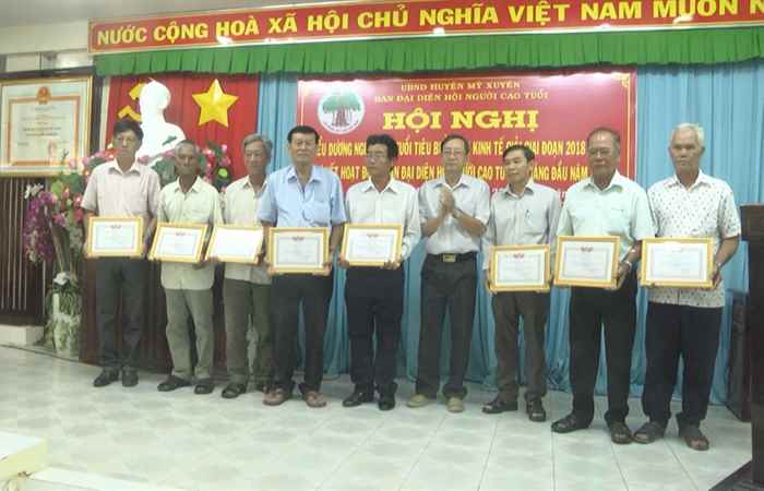 Mỹ Xuyên: Biểu dương người cao tuổi tiêu biểu làm kinh tế giỏi