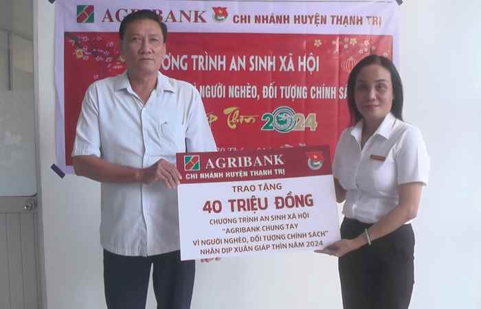 Thạnh Trị: Hội Nông dân tỉnh tặng quà Tết cho hội viên nông dân và hộ nghèo