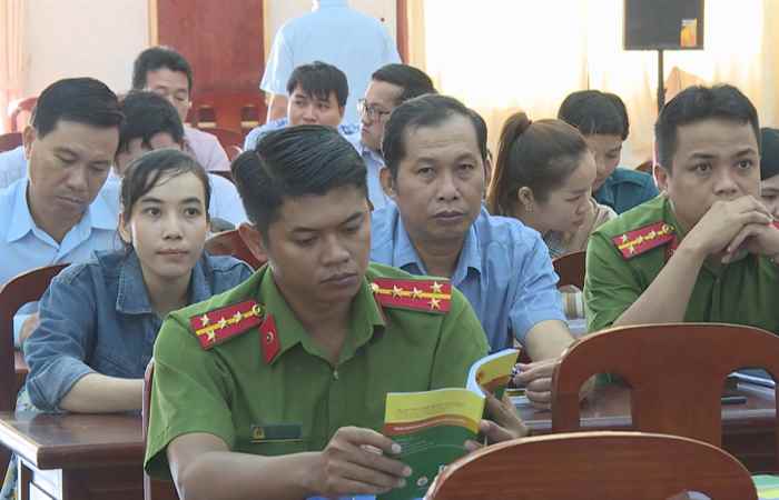 Kế Sách triển khai Luật thực hiện dân chủ ở cơ sở