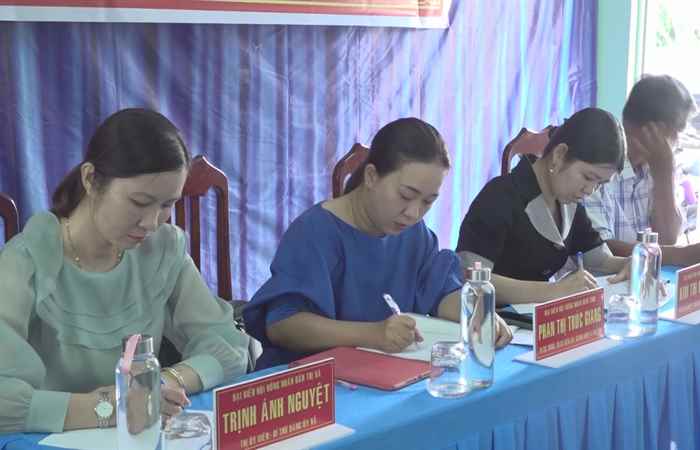 Ngã Năm: Đại biểu HĐND tỉnh (đơn vị số 4) tiếp xúc cử tri xã Long Bình