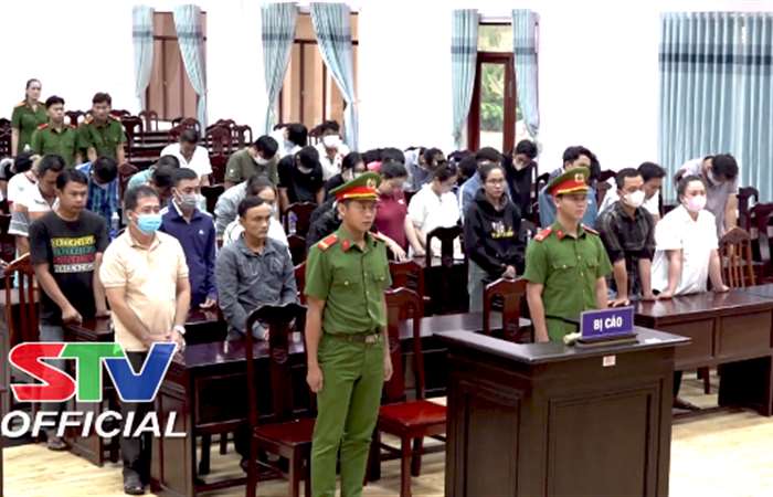 Ngã Năm: Toà tuyên án 43 bị cáo về tội làm giấy tờ giả  