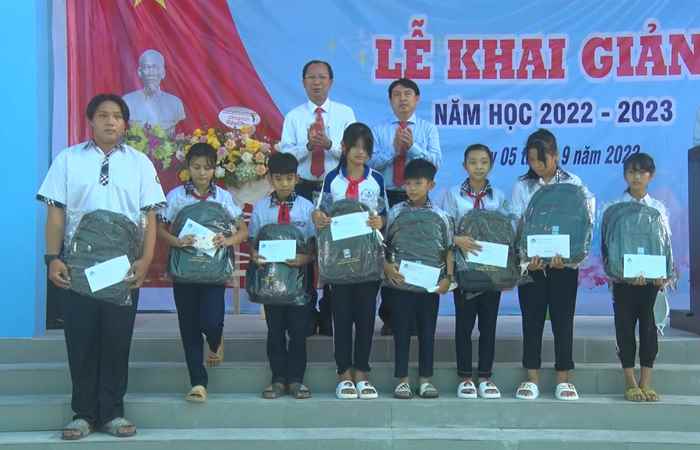 Cù Lao Dung khai giảng năm học mới 2022-2023