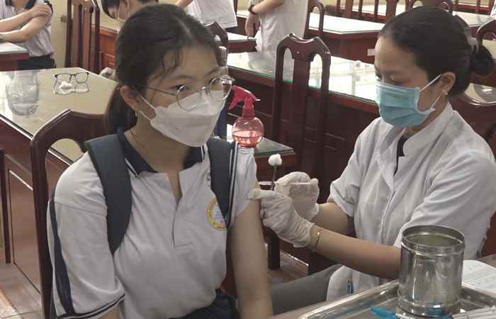 TP. Sóc Trăng tiêm vaccine phòng COVID-19 mũi 3 cho trẻ từ 12 đến dưới 18 tuổi