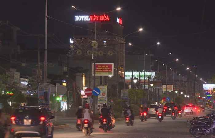 TP. Sóc Trăng thay đèn Led chiếu sáng công cộng (26-04-2021)