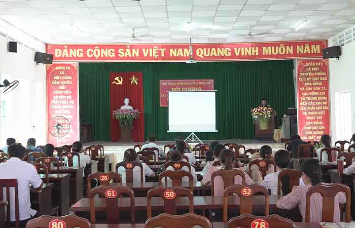 Trần Đề: Bồi dưỡng kiến thức Quốc phòng và An ninh cho đối tượng 4
