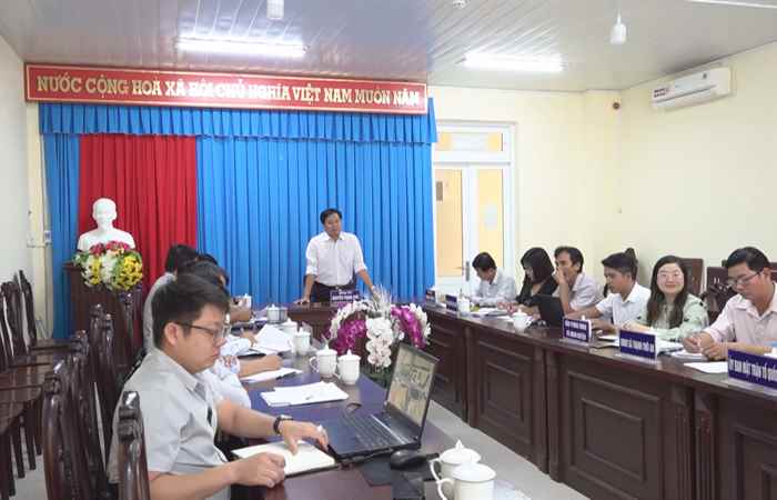 Lãnh đạo UBND huyện Trần Đề đối thoại với hộ dân chưa đồng ý hỗ trợ bồi thường Dự án Cao tốc