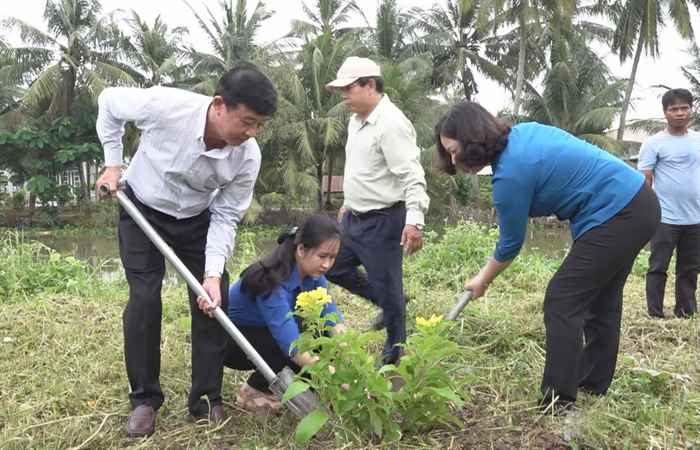 Trần Đề phát động phong trào "Ngày Thứ 7 chung tay xây dựng Nông thôn mới, Đô thị văn minh" (09-09-2023)