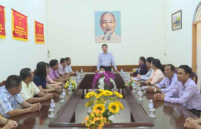 Ủy ban Dân tộc của Chính phủ thăm, chúc Tết Ban Dân tộc tỉnh Sóc Trăng