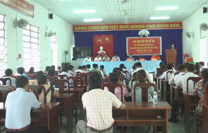 Đại biểu Quốc hội và HĐND tiếp xúc cử tri xã Lạc Hòa, TX. Vĩnh Châu