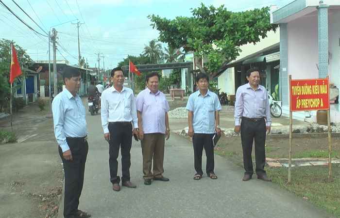 Vĩnh Châu: Kiểm tra, khảo sát tuyến đường Nông thôn mới kiễu mẫu