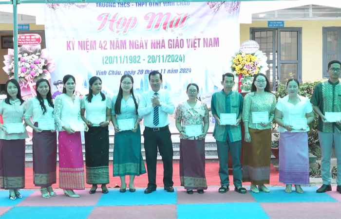 Vĩnh Châu: Trường dân tộc nội trú họp mặt kỷ niệm ngày nhà giáo.          