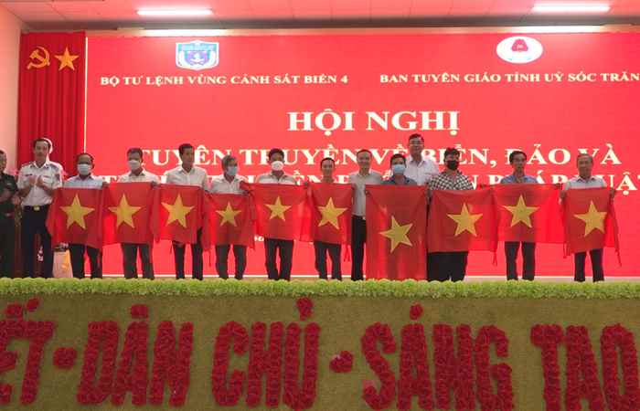 Cảnh sát biển vùng 4 tuyên truyền biển đảo Việt Nam