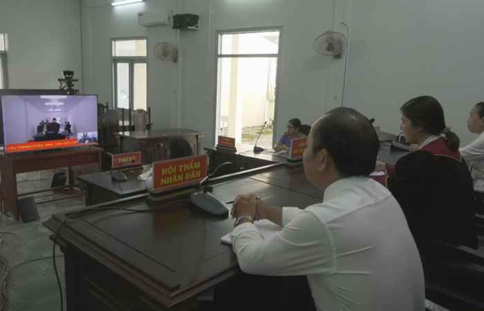 Xét xử sơ thẩm vụ án hình sự vụ án “tàng trữ trái phép chất ma túy” 